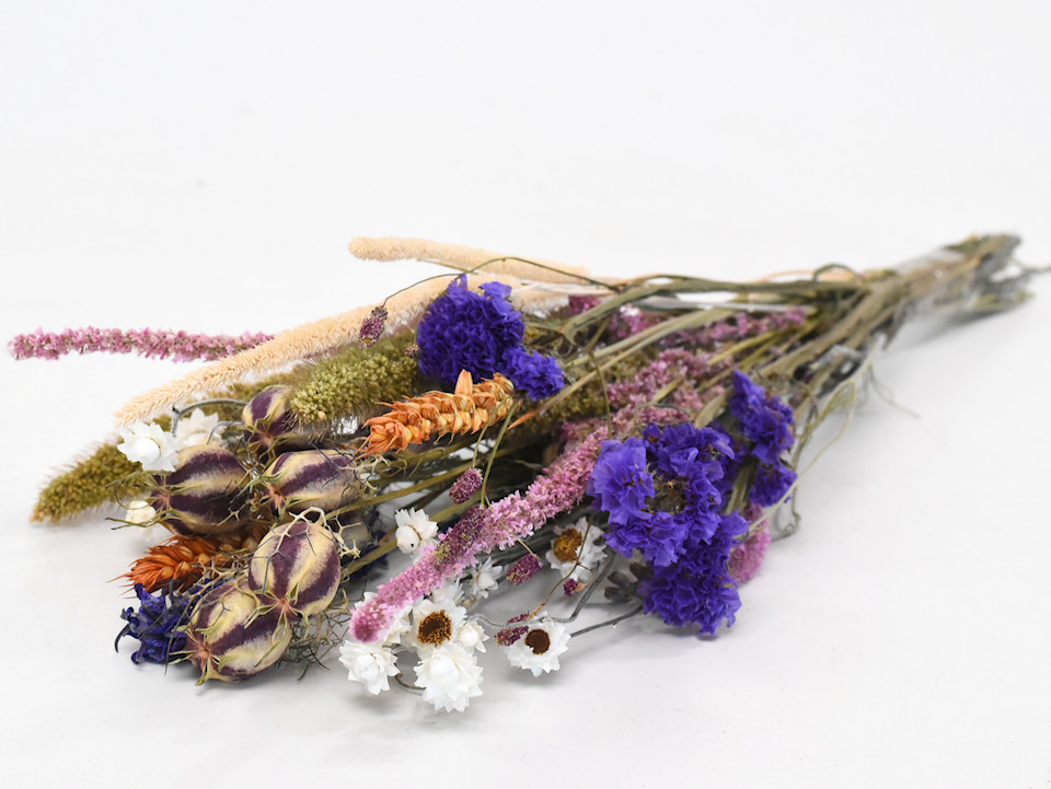 Small dried flower arrangements