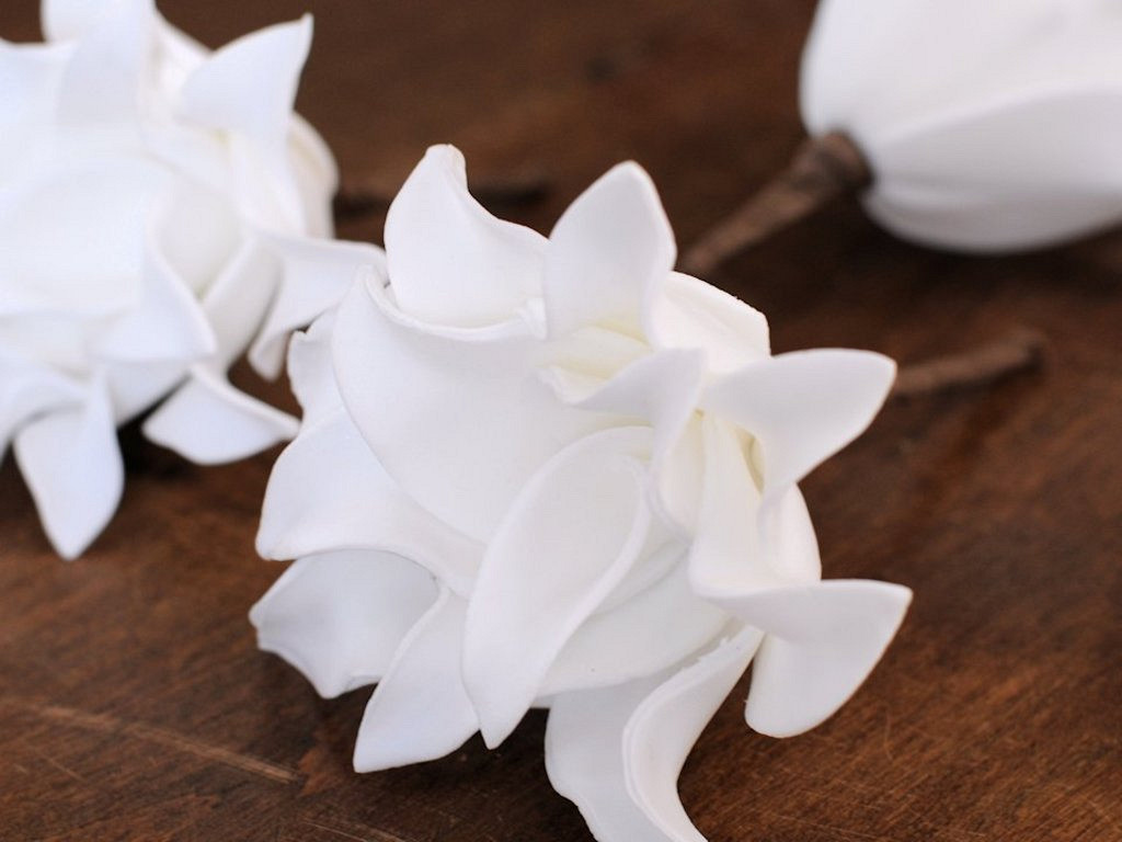 Fleur en mousse 14cm blanc
