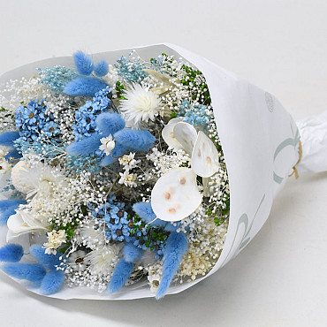 Dried Flower Bouquet Light Blue 