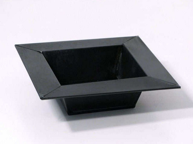 Square Planter black 20cm