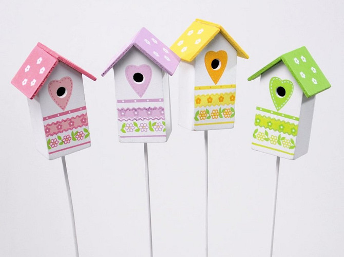 Birdhouse on 45cm stem
