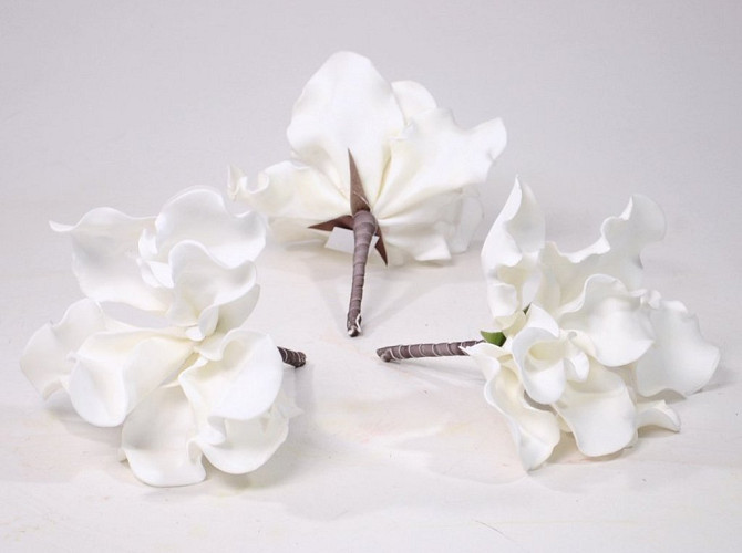 Fleur en mousse 18cm blanc