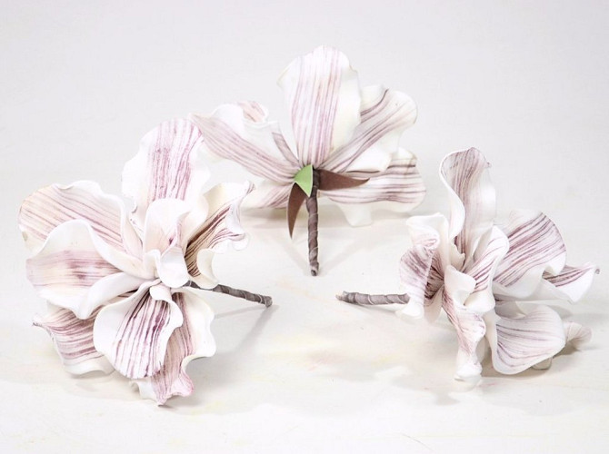 Fleur en mousse 18cm blanc/lilas