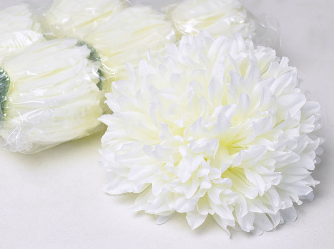 Chrysanthemum D19cm White