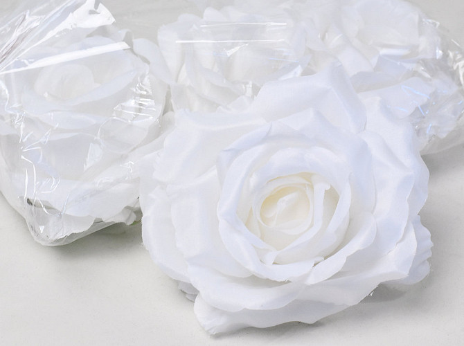 Rose Satin White D11cm 