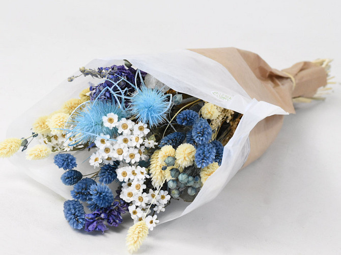 Dried Flower Bouquet light Blue 50cm