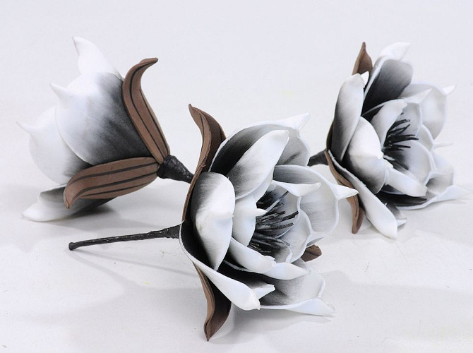 Fleur en mousse 18cm blanc/charbon