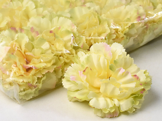 Carnation Yellow D9cm 