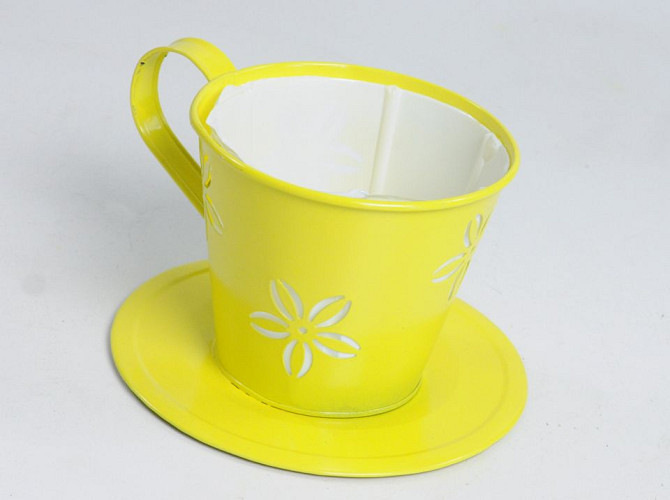 Zinc cup and saucer Yellow